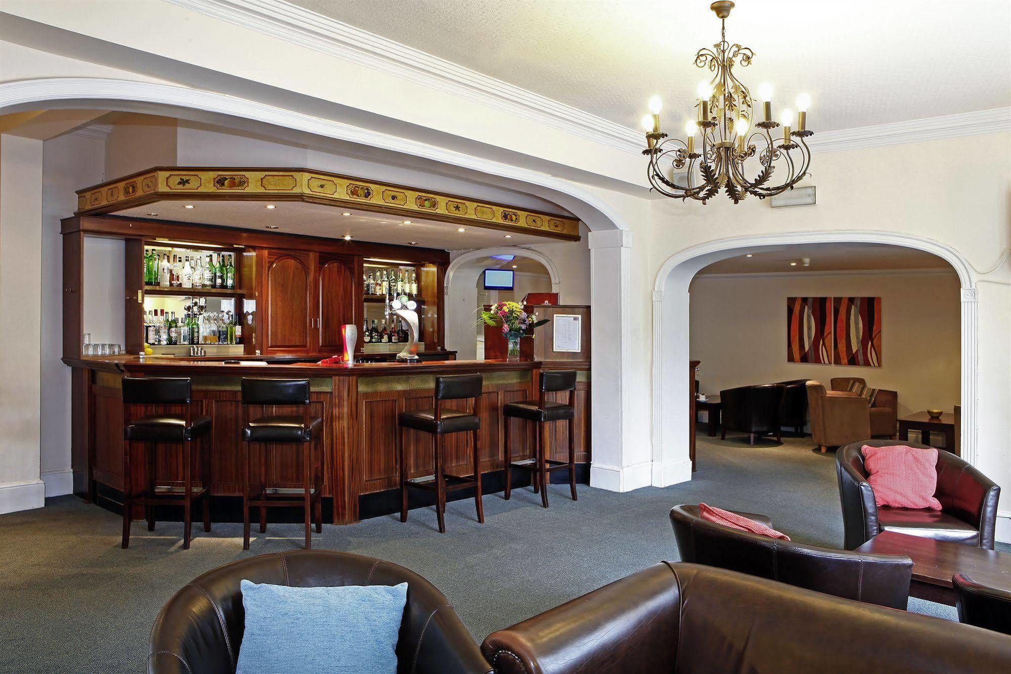 Stafford South Hatherton Hotel Пенкридж Экстерьер фото