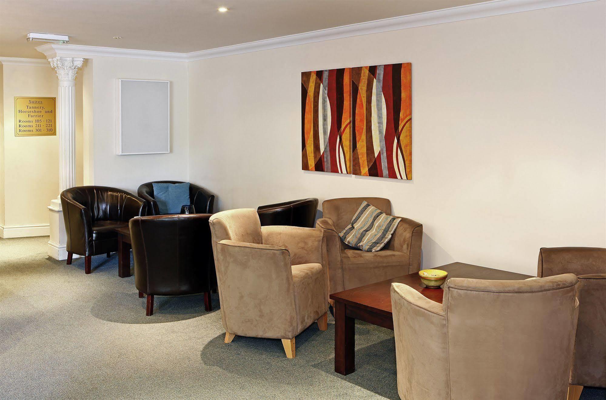 Stafford South Hatherton Hotel Пенкридж Экстерьер фото