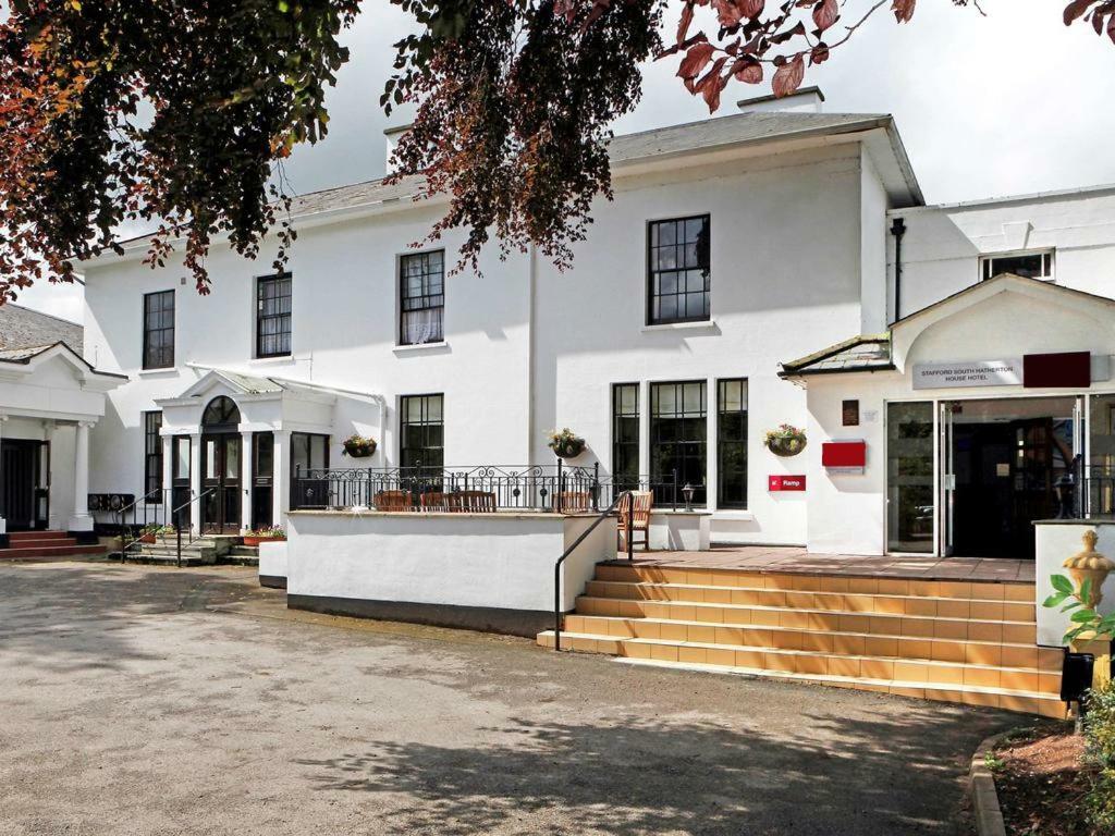 Stafford South Hatherton Hotel Пенкридж Экстерьер фото