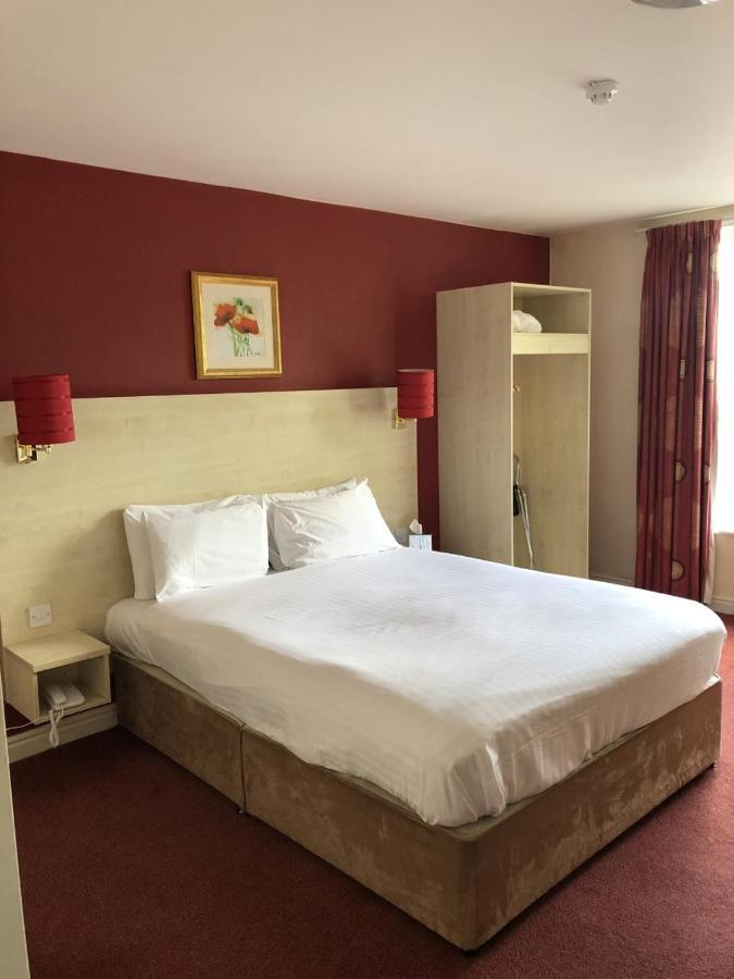 Stafford South Hatherton Hotel Пенкридж Экстерьер фото